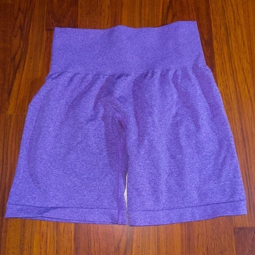 NVGTN Women’s Purple Seamless Pro Gym Shorts Size Small